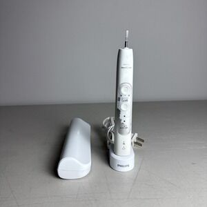 Philips Sonicare ExpertResults Electric Toothbrush WITH Charger & Case (USED)